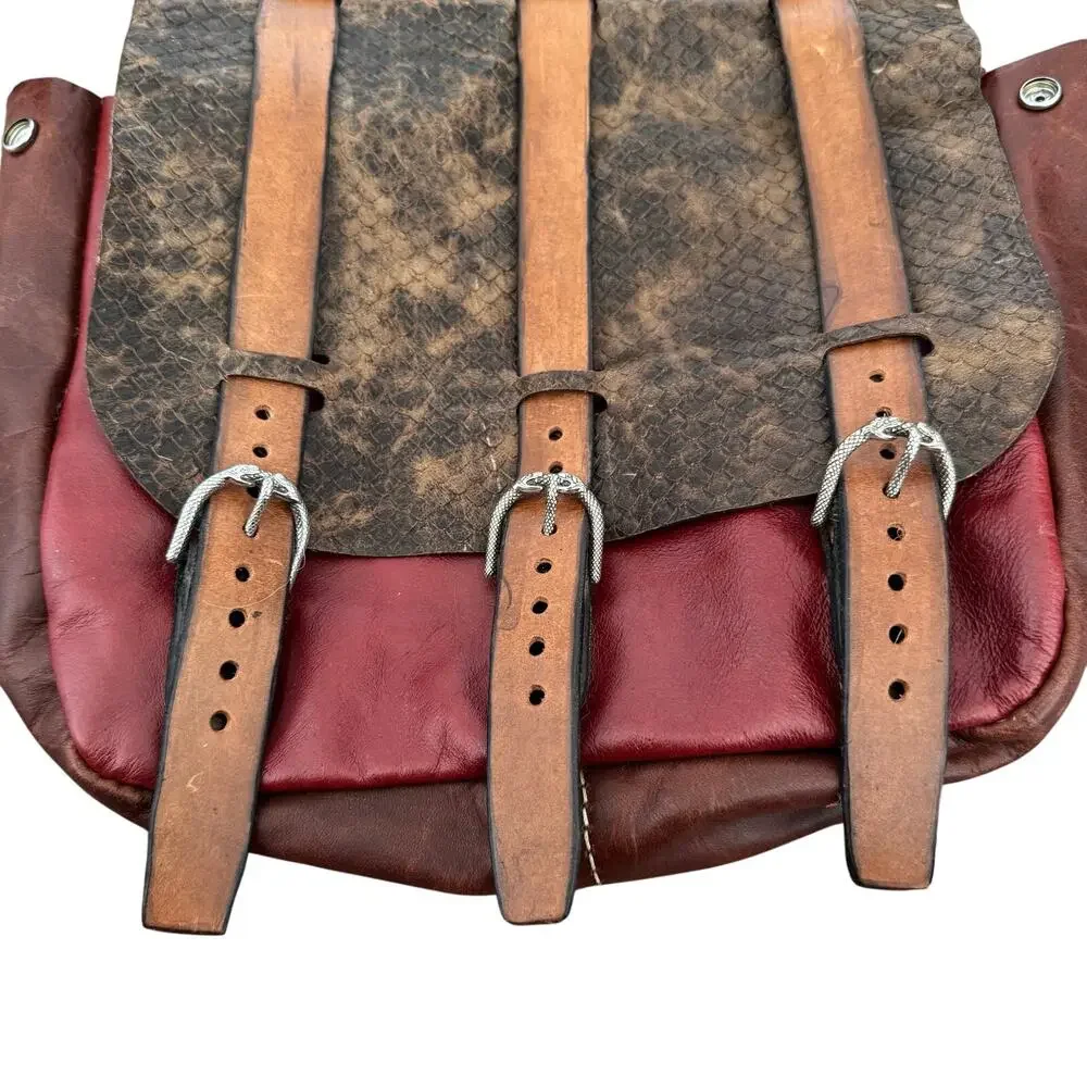 Handmade leather ren faire fantasy mix leather crossbody bag - Picture 9 of 12